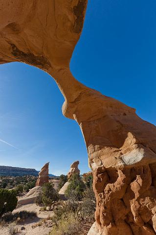 58 devil's garden, metate arch.jpg